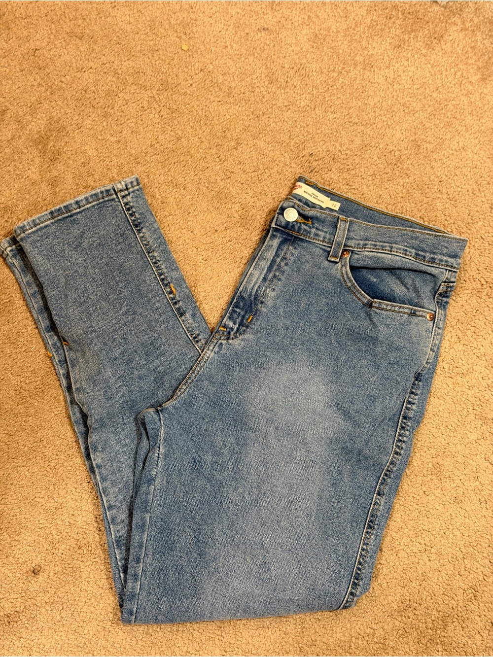 Levi's Women’s Medium Wash Slim Straight Jeans